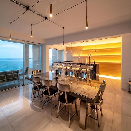 Luxurious Sea Front Three Bedroom Apartment Limassol Luaran gambar